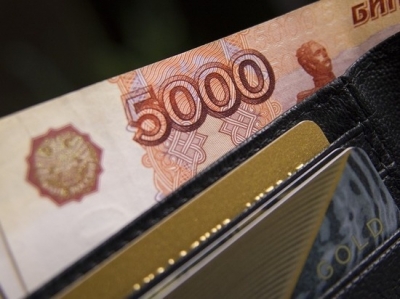 Рубль продолжил падение после событий в Казахстане
